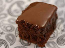 Prajitura insiropata si cu o crema pufoasa. Reteta Negresa Lumea Fericirii