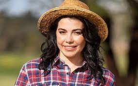 Estou curioso para ver a sic com o agricultor, terra brava e ainda a bomba que pode ser se fizerem uma boa escolha às 18h! Quem Quer Namorar Com O Agricultor Catarina Manique Vive Amor Com Agricultor Da Primeira Edicao Vip Pt
