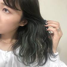 newcolor 引き続きイヤリングカラーで今回はグリーンを入れてもらったよ 全体は新色のカーキで いつもこんな暗くするのに1ヶ月後には金髪だもんなんで 今回もめっちゃお気に入り 前髪もすいてもらってあり ヘアカラー