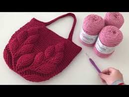 Learn How To Make This Super Elegant And Stylish Leaf Stitch Crochet Bag Using The Step By Step Free Crochet Tuto Crochet Bag Pattern Crochet Tutorial Knitting