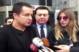 Acun ilıcalı ile şeyma subaşı'nın boşanma haberleri ve iddiaları gündeme bomba gibi düştü. Acun Ilicali Ve Seyma Subasi Bosandi Yenibirlik Gazetesi