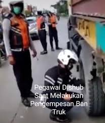 Dinas perhubungan adalah lembaga pemerintah yang bertugas melaksanakan urusan pemerintahan di bidang perhubungan, meliputi sub urusan lalu lintas dan angkutan jalan (llaj), sub urusan pelayaran, sub urusan penerbangan dan sub urusan perkeretaapian yang menjadi kewenangan. Bupati Diminta Ganti Kepala Dishub Kabupaten Bekasi Radar Nusantara News