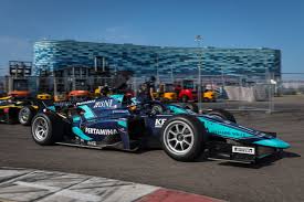 Die formel 1 fährt in der saison 2022 in miami. Pirelli Monitoring Sidewall Sensitivity On 18 Inch Tyres Before 2022 F1 Debut