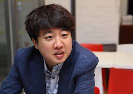 주호영 이준석 '그 입의 가벼움' 범야권 위기 몰릴까 당원들 우려. Aq3dedaftnaqmm