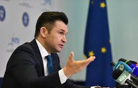 Pavel florin, unul dintre puținii români pasionați de crichet. Ministrul Tineretului È™i Sportului A Ajuns Subiect De PresÄƒ In Spania Ce Scriu Ibericii Despre IonuÈ› Stroe Nu E Fake