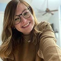 Marisa Rae's Instagram, Twitter & Facebook