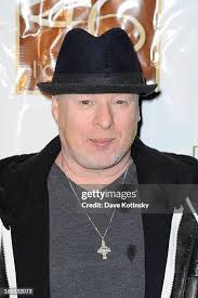 28 Photos & High Res Pictures