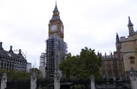 Der berühmte glockenturm wurde im rahmen der gestaltung eines neuen schlosses gebaut, die begann, nachdem der alte palast von westminster durch 2012 wurde der bis dahin als the clock tower („der uhrenturm) bekannte turm an der themse zu ehren des 60. á… Big Ben Die Wichtigsten Infos Zu Londons Beruhmtesten Wahrzeichen