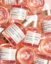 Biossance Vitamin C Rose Oil Uk 4 301 Likes 1 136 Comments Biossance Biossance On Instagram What Dreams Are Made Of With Just 3 Drops Of Squalane V In 2020 Rose Oil Squalane Skin Firming