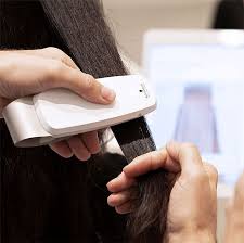 Farbowanie włosów nie musi być tożsame z dostarczaniem naszemu organizmowi drażniących chemicznych związków. Schwarzkopf Professional Paves The Way Forward With A Digital Revolution In Hair Diagnostics