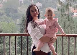 Diketahui, aura kasih mendaftarkan gugatan cerai terhadap eryck amaral di pengadilan agama jakarta selatan pada kamis (17/2). Masa Lalu Eryck Amaral Terkuak Setelah Digugat Cerai Aura Kasih Ternyata Sudah Miliki Seorang Putri Cantik Sebelum Ditinggal Nikah Lagi Semua Halaman Pop Grid Id