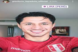 Después de tantos años de idas y vueltas, finalmente llegó el día del debut oficial de gianluca lapadula en la selección peruana. Gianluca Lapadula Poso Con La Camiseta De Entrenamiento De La Seleccion Peruana Diario Expreso Diario Expreso