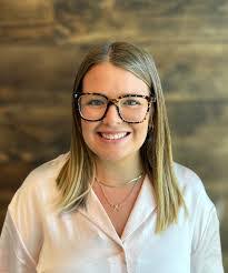 Indira Camdzic's Instagram, Twitter & Facebook