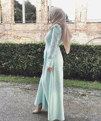 Hijau adalah salah satu warna yang identik dengan alam serta memberikan kesan teduh sekaligus lembut. Wow Ini Dia Kreasi Hijab Warna Hijab Mint Yang Fresh Dan Cantik