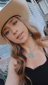 Tonya Downey's Instagram, Twitter & Facebook