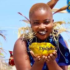 Dans tout ça la ils ont dit sur le plateau que VANO BABY Officiel aime les  skinny . Bref ma catégorie à moi la c'est quoi? 😂😂😂 allez y doucement  avec vos