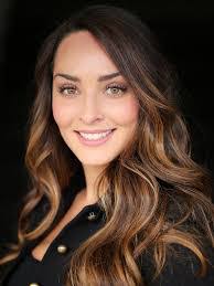 Jennifer Cooney's Instagram, Twitter & Facebook