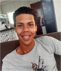Jovem que planejava 42 cirurgias desiste de se transformar no Ken Humano