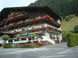 Hotel In Garmisch Baden Kirschen Hotel House Styles Mansions