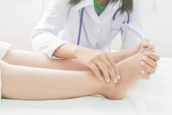 When To See a Vascular Doctor for Leg Swelling - Vascular & Interventional  Specialists of Orange County Orange California