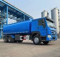 شاحنة صهريج SINOTRUK HOWO 6X4 سعة 18 متر مكعب - Hanchi Vehicle