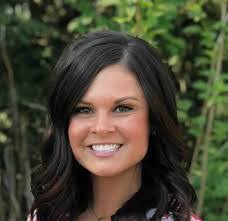 Danielle Hom's Instagram, Twitter & Facebook