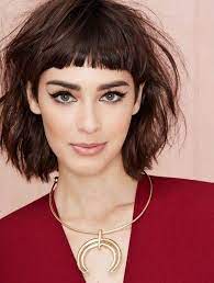 Epingle Par Victoria Reber Sur Cheveux Carre Court Ondule Avec Frange Coupe Visage Carre Coiffure Carre Court