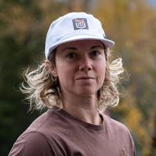 Meredith Root's Instagram, Twitter & Facebook