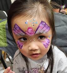 Larissa loves to paint