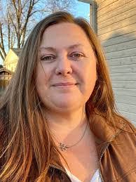 Alicia Sumner's Instagram, Twitter & Facebook