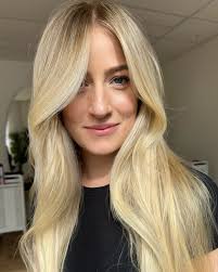 𝚃𝚑𝚎 𝙷𝚊𝚒𝚛 𝙰𝚛𝚝𝚒𝚜𝚝. 𝗟𝗼𝗿𝗲𝗻 𝗠