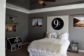 Harry Potter Inspired Guest Bedroom Scenery From Harry Potter Grown Up Harry Potter Decor Desi Remodel Bedroom Harry Potter Room Decor Harry Potter Bedroom