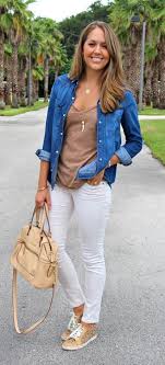 How To Wear A Denim Shirt (21 Outfit Ideas)