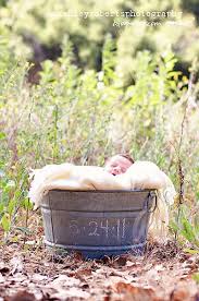 In this video christian is presenting several #babypictureideas and various props that can be used by anyone interested. Photo Idea For Newborn Pictures Not Outside But I Like The Blanket And The Washbas Newborn Photography Girl Newborn Photography Boy Newborn Baby Photography