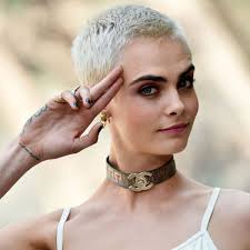 Welche männerfrisuren sind 2021 im trend? Buzz Cut Der Mutige Kurzhaarschnitt Fur Einen Kuhlen Kopf Bunte De