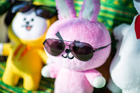 Oktober 2020 aktualisiert und gilt für bürger und rechtmäßige ständige einwohner des . Bts The Legendary Kings On Twitter Sunglasses Concept Rj Cooky Vs Jin Jungkook Bts Twt Bts Https T Co Orvzmyiy7e