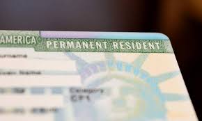 Cien Anos Podrian Tardar Migrantes Para Obtener Green Card Green Cards Renewing Your Passport Corporate Travel
