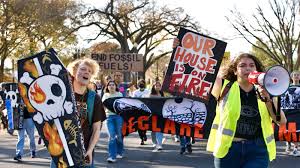 Sunrise Brown members organize, attend Washington, D.C. protest in response  to international climate conference