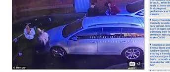 Découvrez vite les promotions caméra de surveillance ! Un Couple Est Surpris En Plein Acte Sexuel En Plein Jour Alors Qu Une Troisieme Personne Les Regarde Sudinfo Be