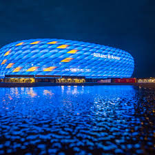Allianz Arena Leuchtet Zum Csd 2019 In Regenbogenfarben Allianz Arena