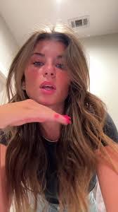 Ally Farrell's Instagram, Twitter & Facebook