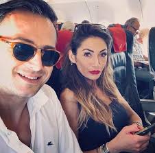 Litigheremo, ci vorremo scannare, ci insulteremo, rimarremmo sulle nostre  posizioni perché siamo entrambi troppi orgogliosi per ammettere di avere  torto. Succederà tante volte lo sai. Ma promettimi che poi ci ritroveremo in