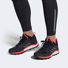 You might not think of adidas when it comes to trail shoes, but this is the brand that really kicked off performance running on trails decades ago with the ever popular (now defunct) response trail shoe. Adidas Terrex Agravic Tr Gore Tex Trailrunning Schuh Schwarz Adidas Deutschland