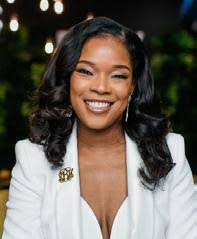 Ayamba Ayuk's Instagram, Twitter & Facebook