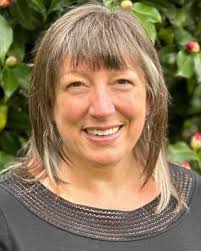 Sandy Karp's Instagram, Twitter & Facebook