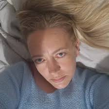 Hi there, does anyone know of a dog sitter who does 1-1 visits? We are  looking for a lady if possible. We have not long moved to Farnham & it  would be