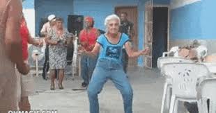 You Don T Dance Like The Youngsters In The Club You Move In Your Own Old Lady Kind Of Way Smeshnye Devochki Smeshnye Starushki Shkola