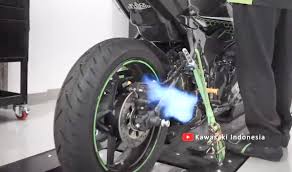 Последние твиты от modified bikes. Here S A Modified Kawasaki Ninja Zx 25r Throwing Blue Flames