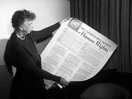 La lista de los derechos humanos unversales está recogida en treinta artículos ratificados por la Asambrea General de la ONU
