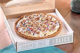 Fast Food News Baskin Robbins Polar Pizza Baskin Robbins Ice Cream Cake Recipe Fast Dessert Recipes Oreo Birthday Cake
